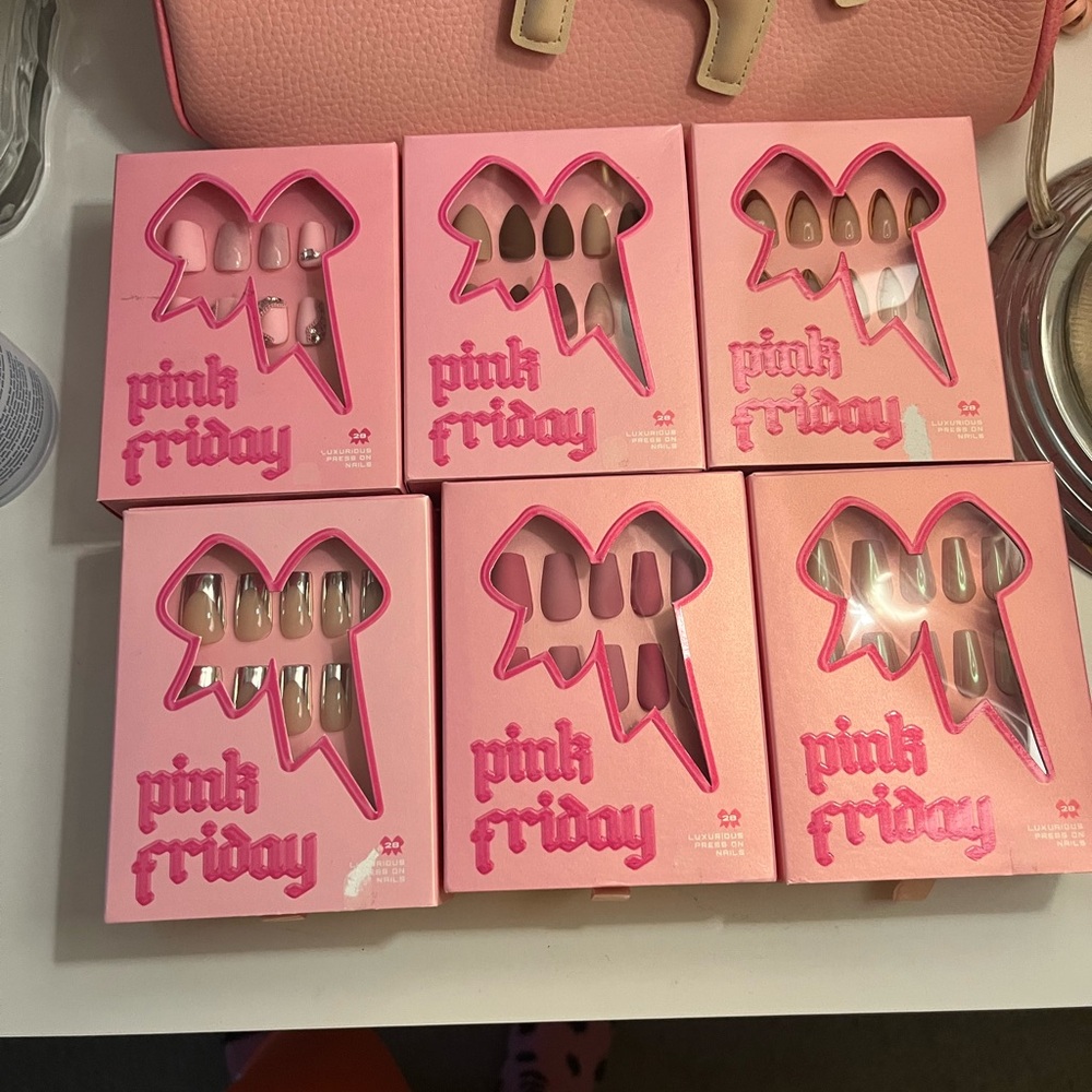 Nicki Minaj pink nails sets never used